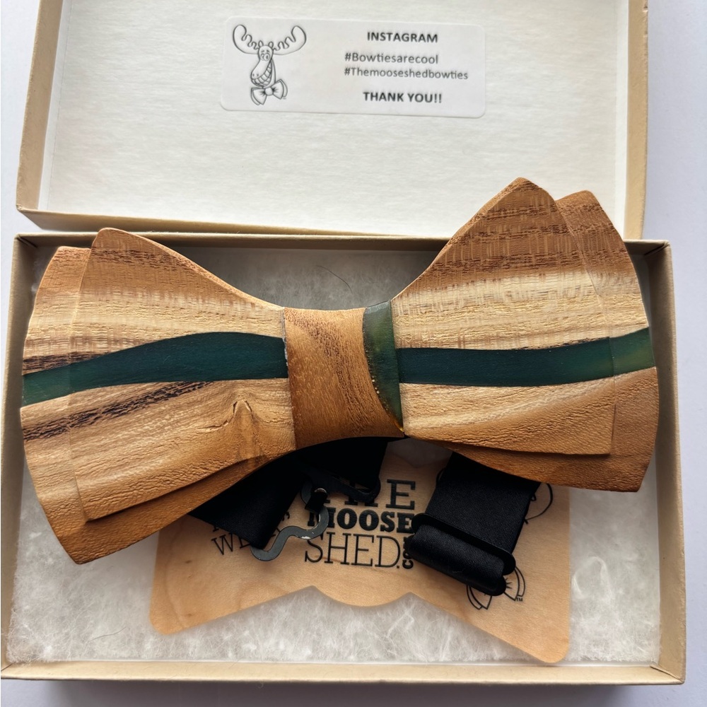 Wooden Bow Tie with Green Stripe